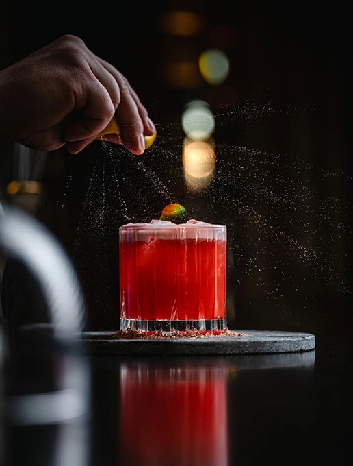 A pink cocktail served during a Valentine's Day evening at the restaurant Dans le Noir ?.