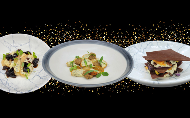 Trois assiettes gastronomiques raffinées mettant en valeur le menu sensoriel du restaurant Dans le Noir ?, présentées sur un fond noir scintillant.